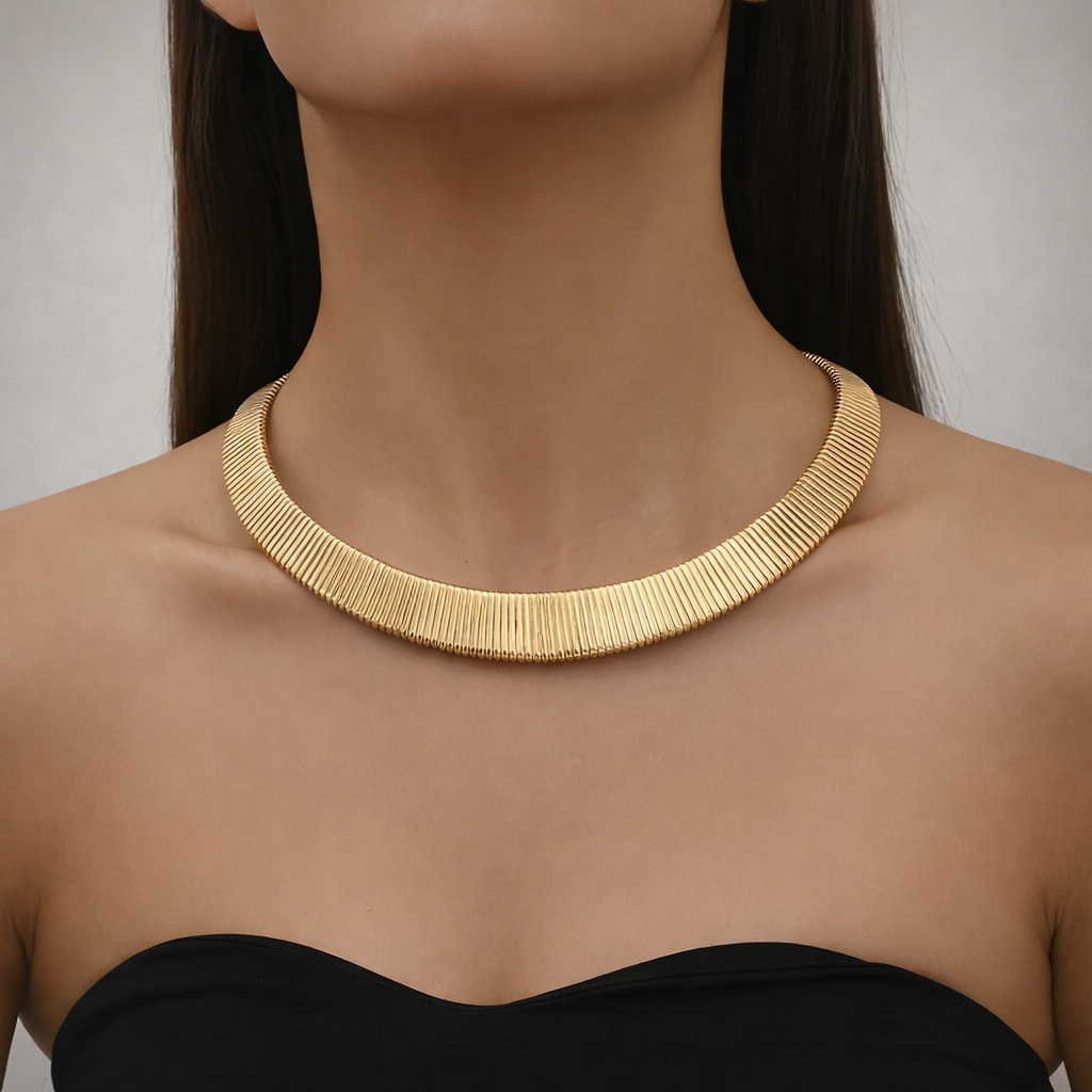 Geometric Necklace — Daily Essentials